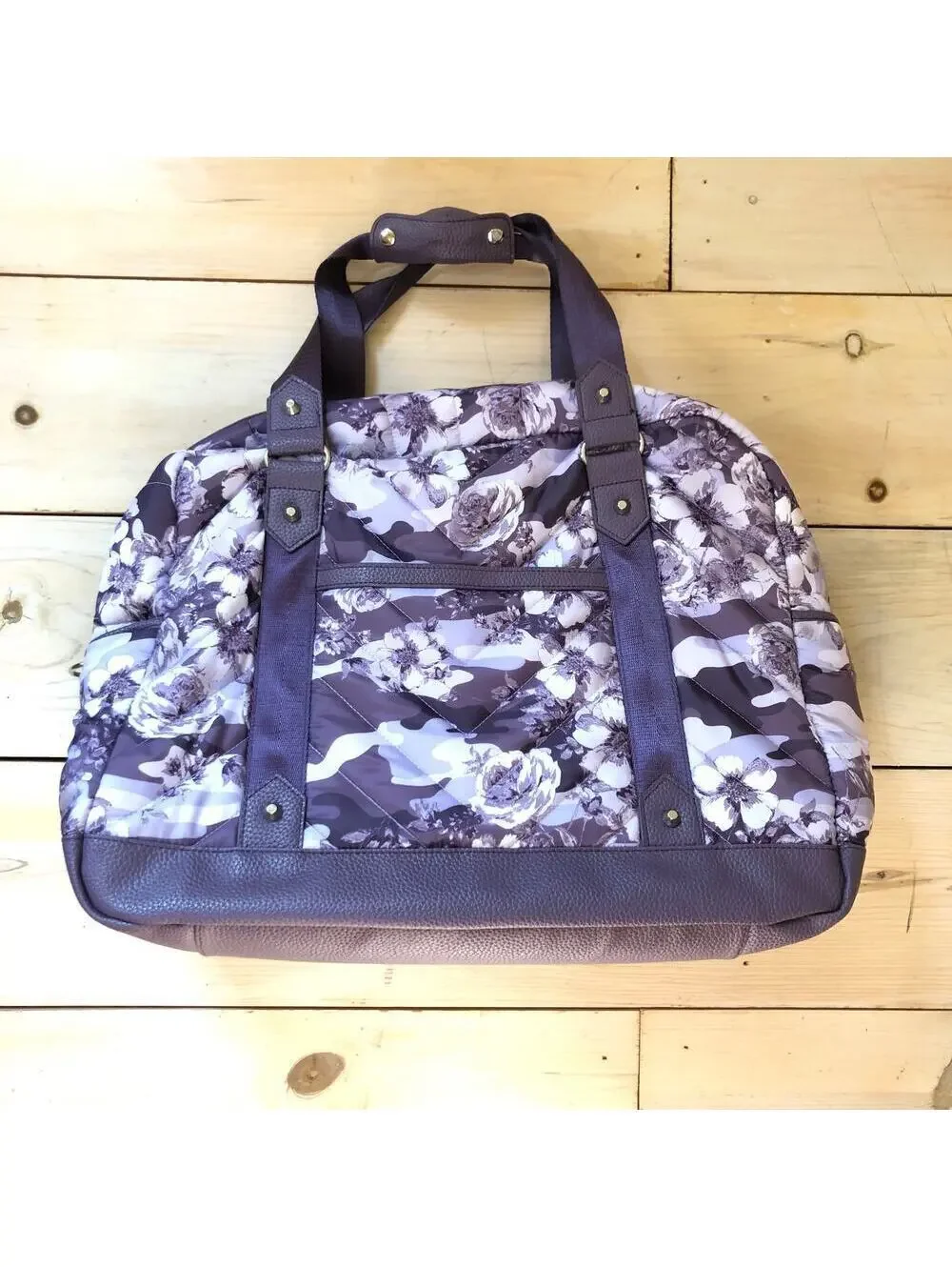 Cynthia Rowley EUC Women's Large Quilted Purple Floral Camo Weekender Bag